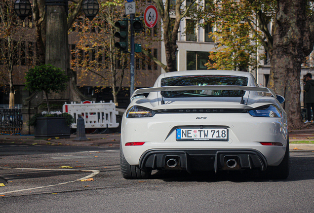 Porsche 718 Cayman GT4