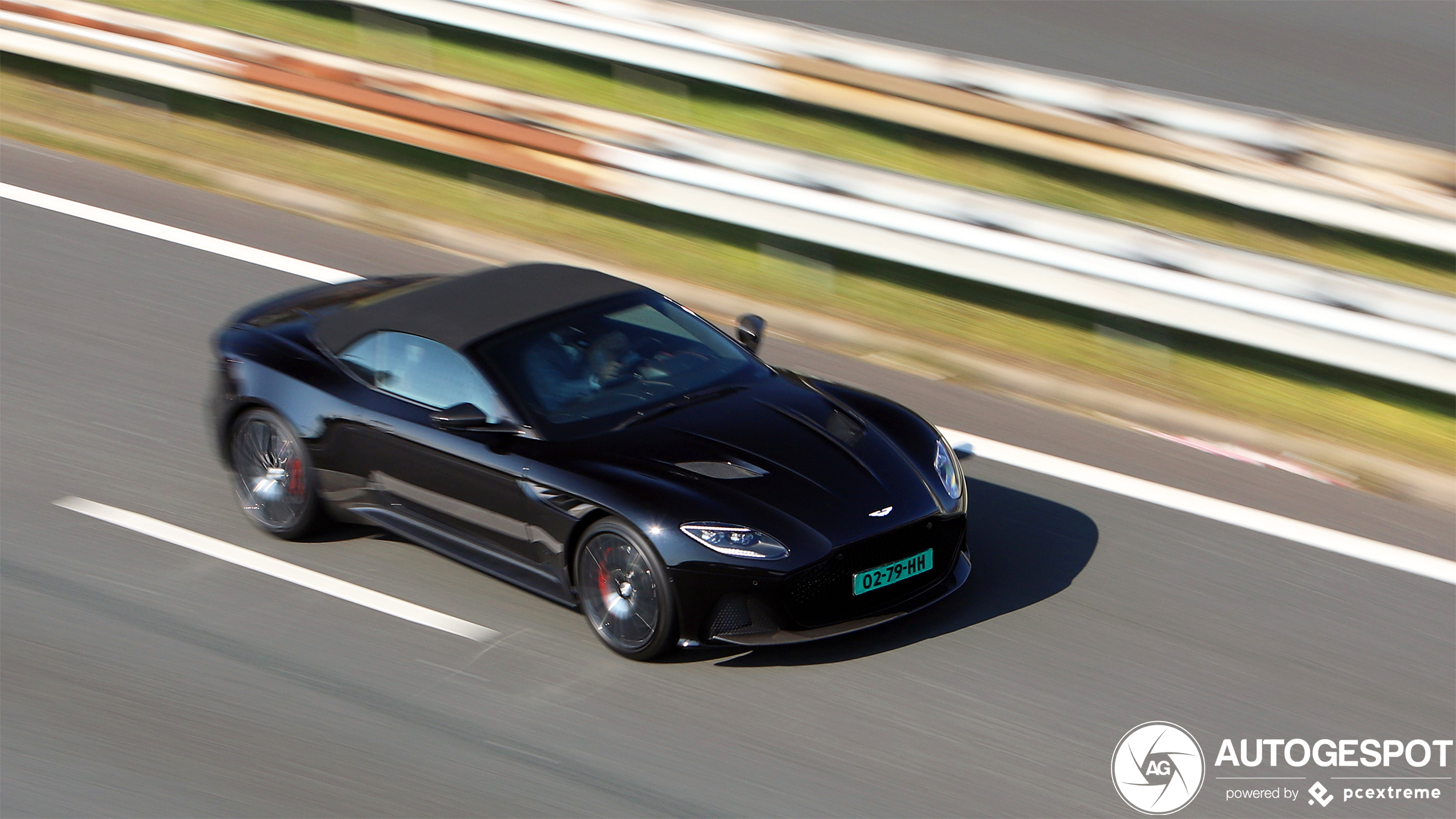 Aston Martin DBS Superleggera Volante