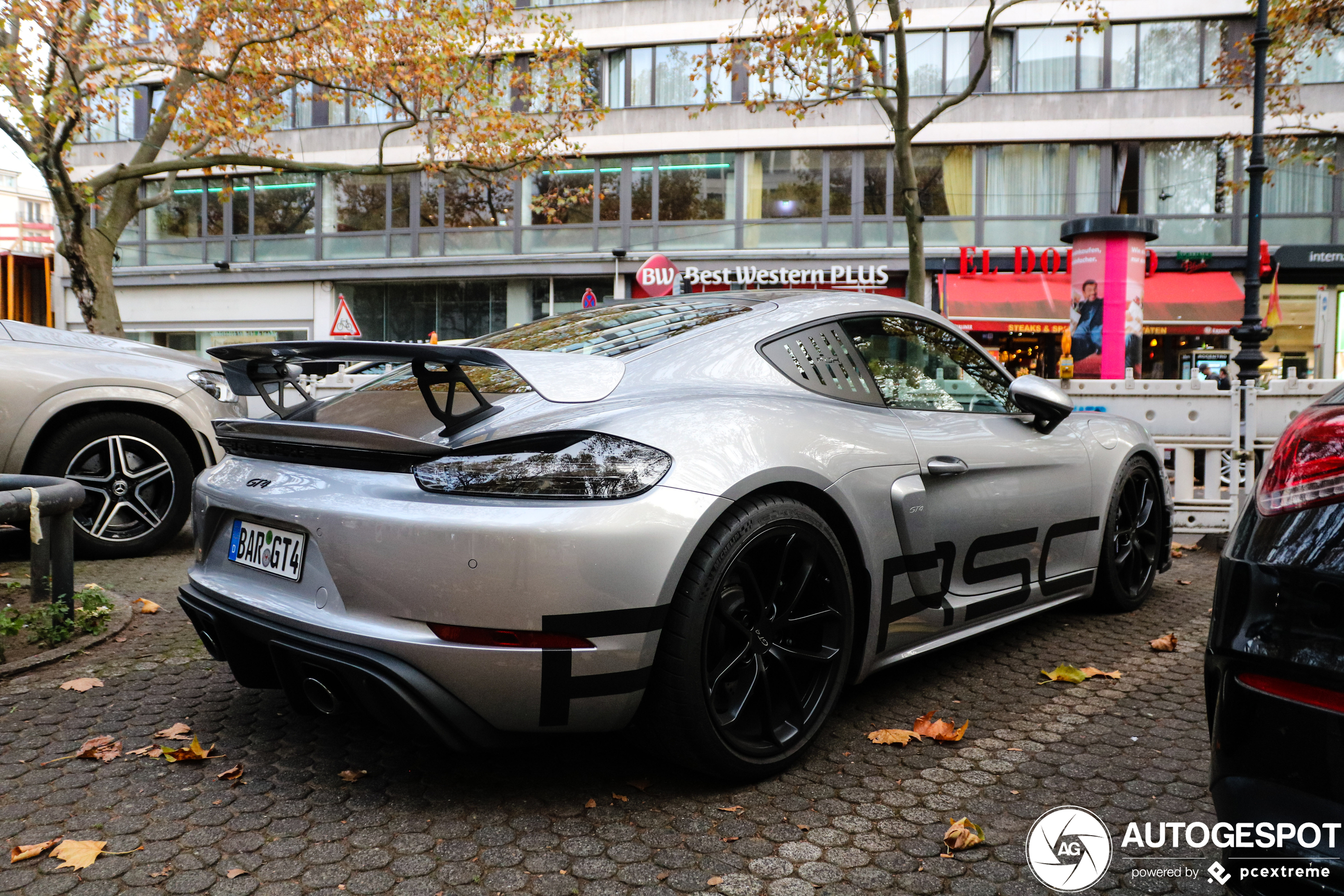 Porsche 718 Cayman GT4