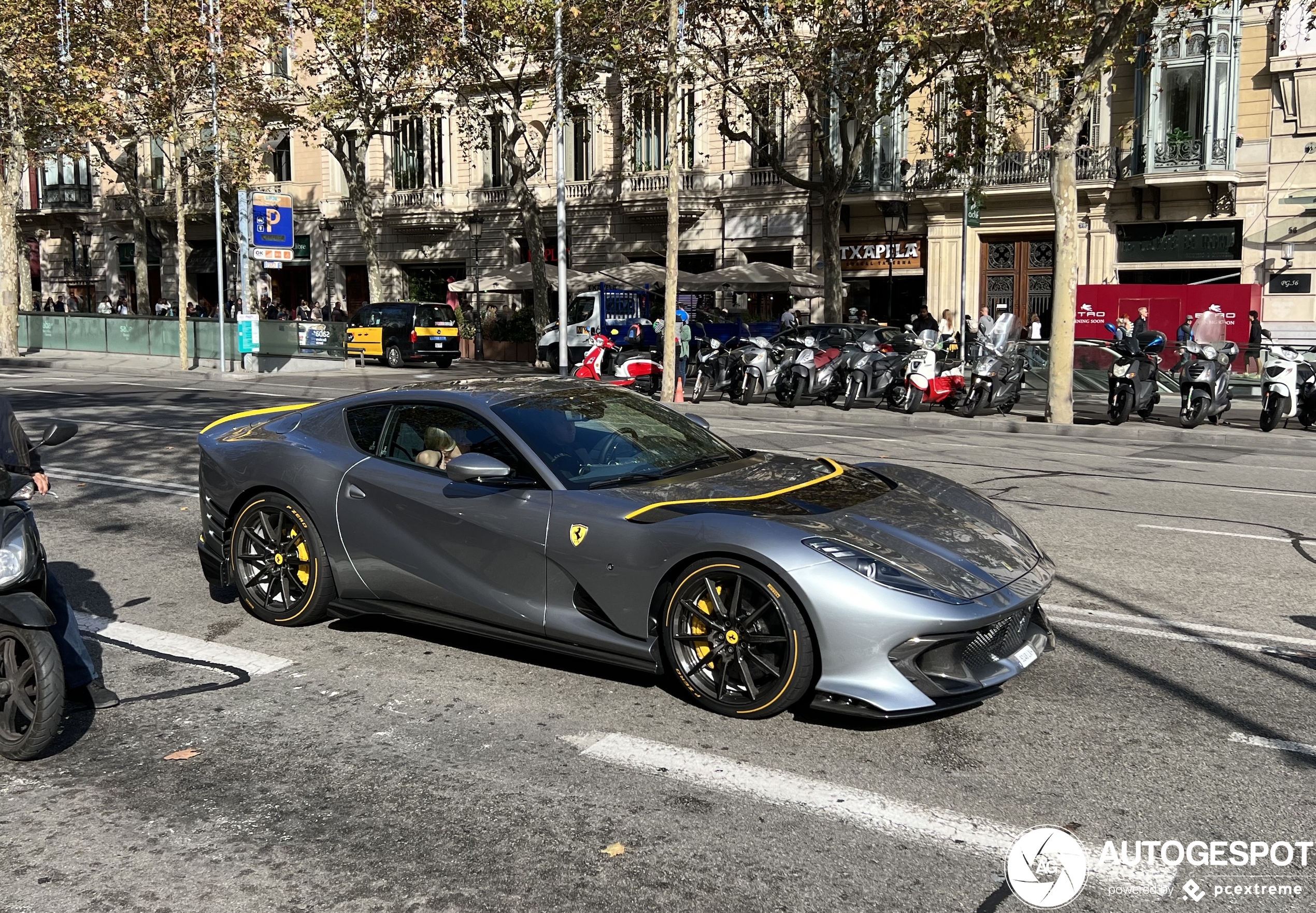 Ferrari 812 Competizione - 12 November 2022 - Autogespot