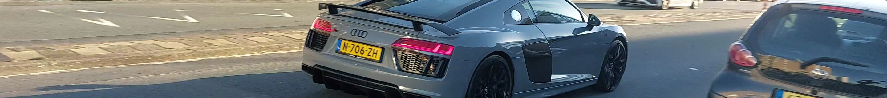 Audi R8 V10 Plus 2015