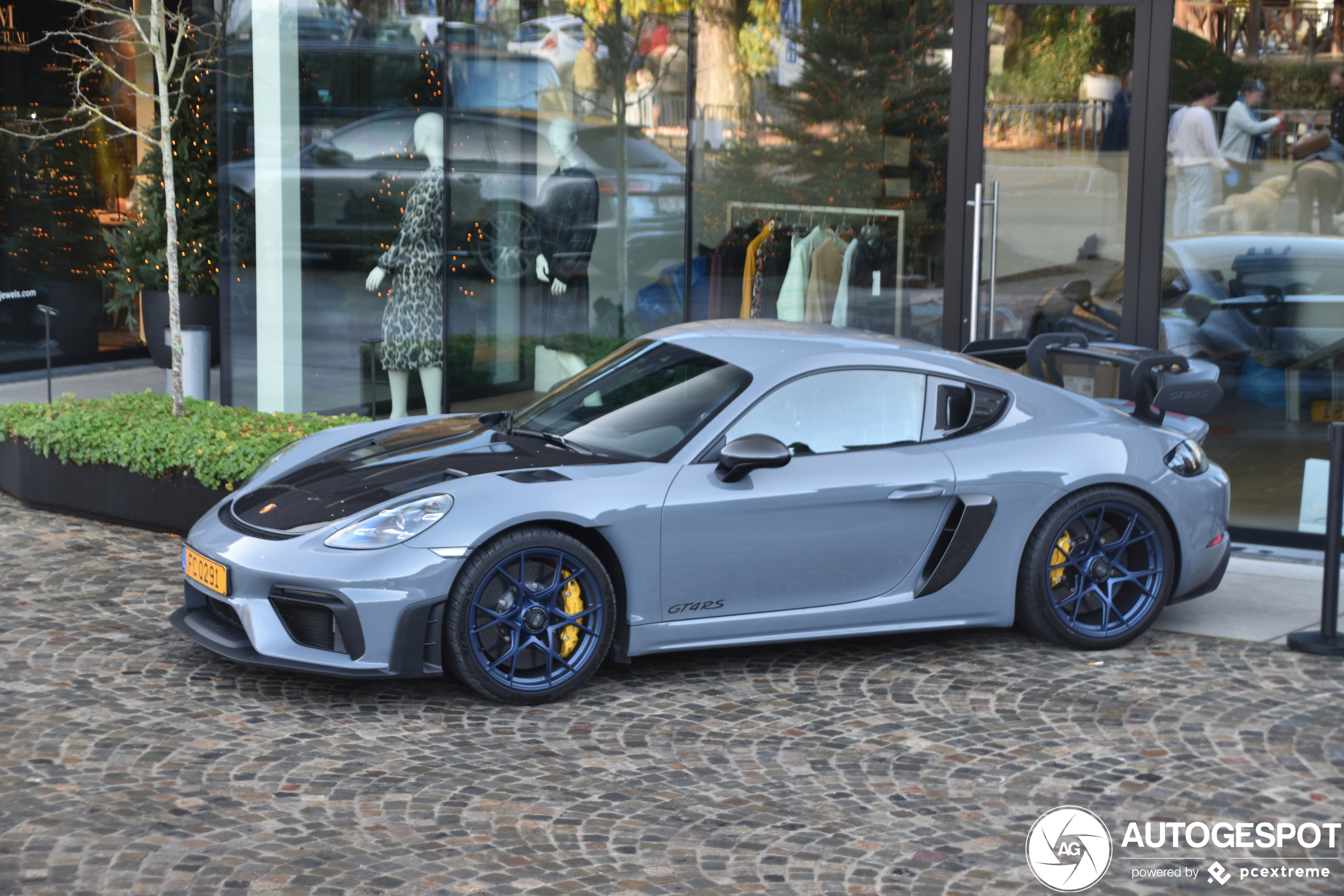 Porsche 718 Cayman GT4 RS Weissach Package