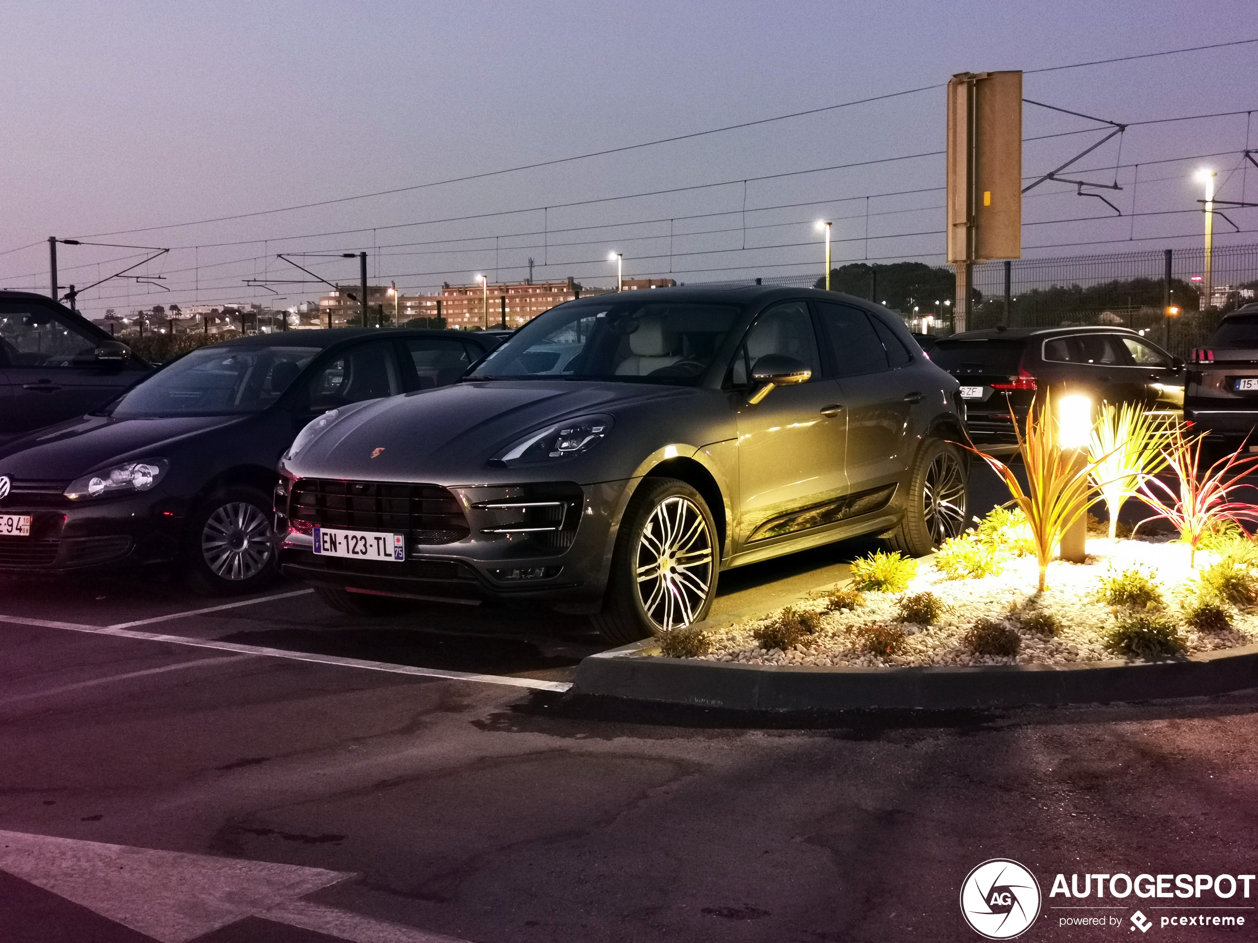 Porsche 95B Macan Turbo