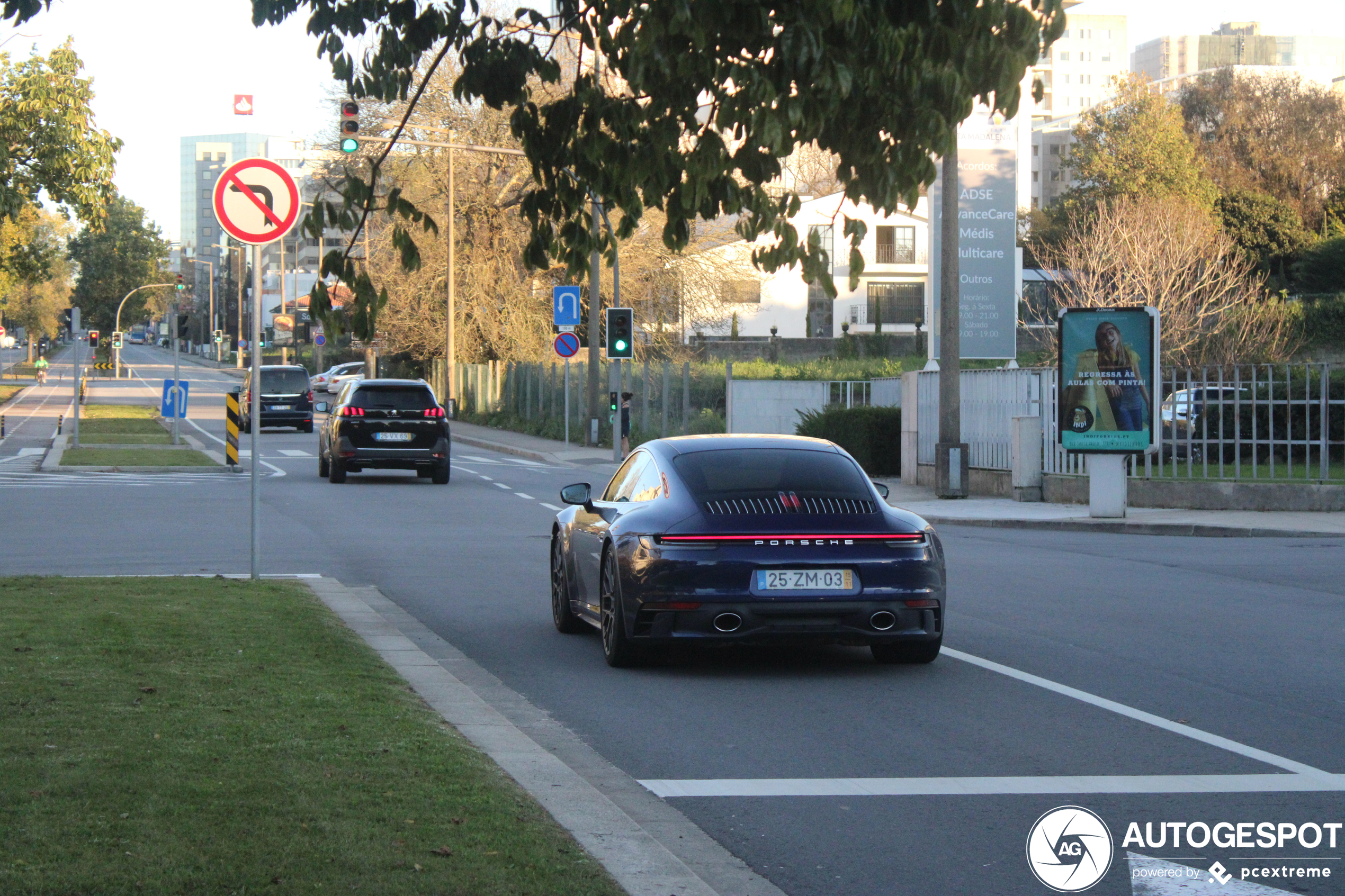 Porsche 992 Carrera 4S