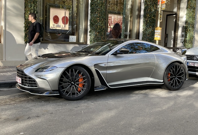 Aston Martin V12 Vantage 2023