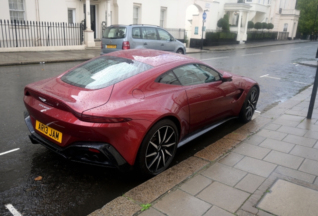 Aston Martin V8 Vantage 2018