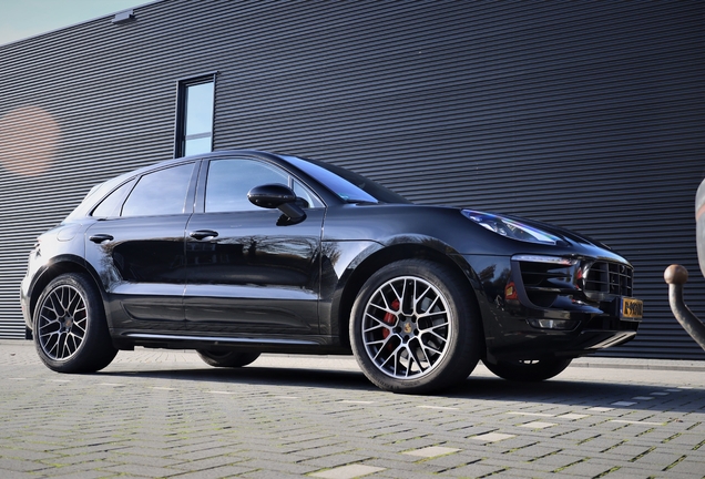 Porsche 95B Macan GTS