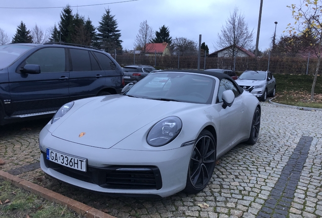 Porsche 992 Carrera 4S Cabriolet