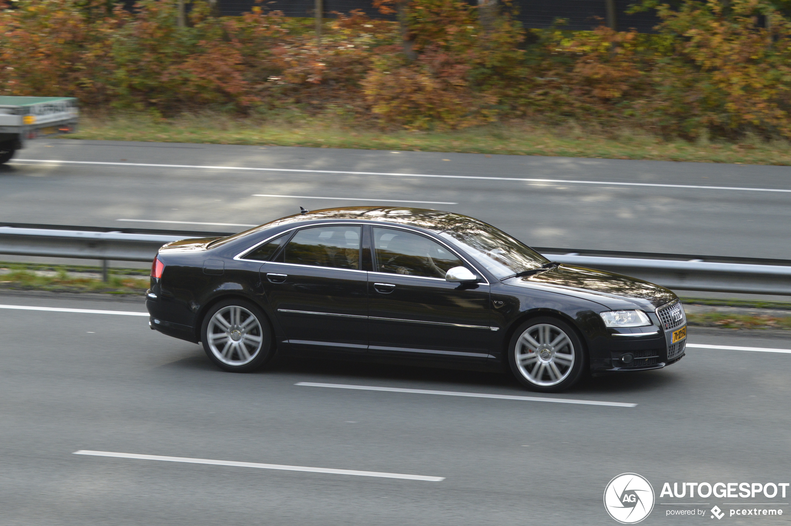 Audi S8 D3