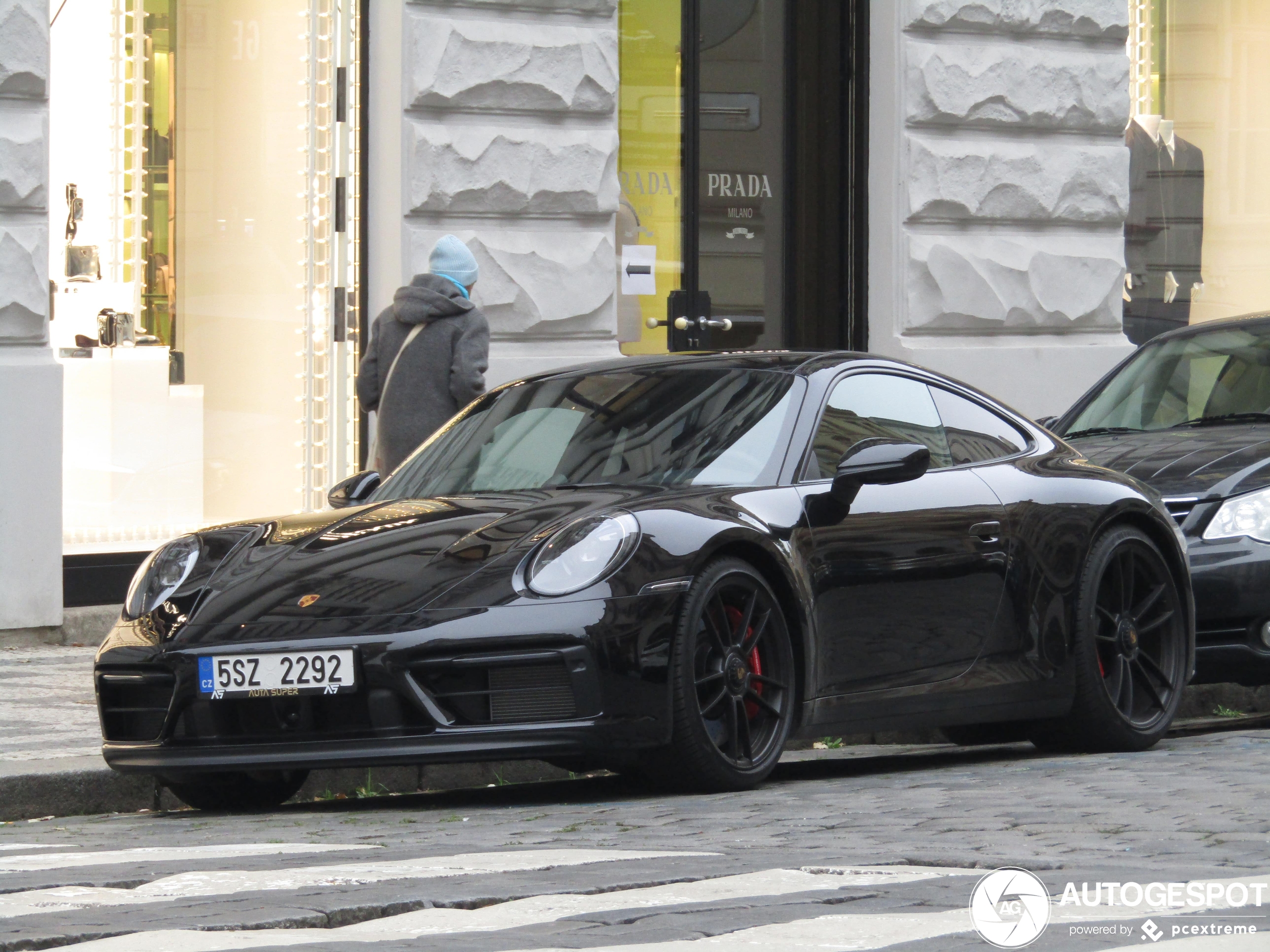 Porsche 992 Carrera 4 GTS