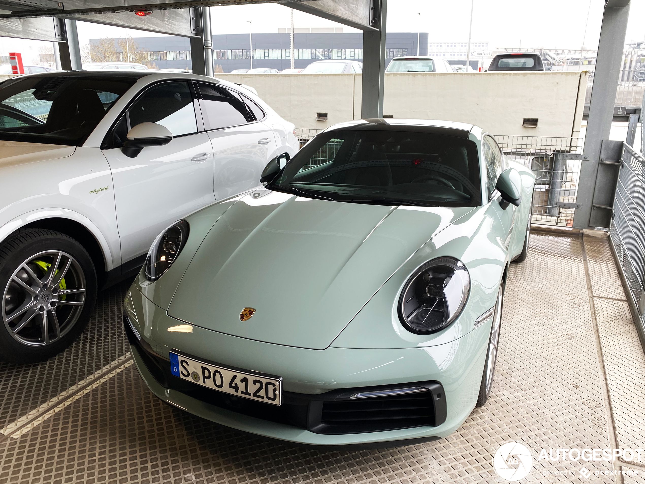 Porsche 992 Carrera 4S