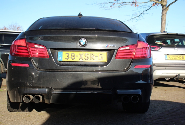 BMW M5 F10 2011