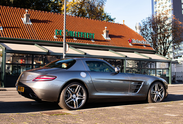 Mercedes-Benz SLS AMG