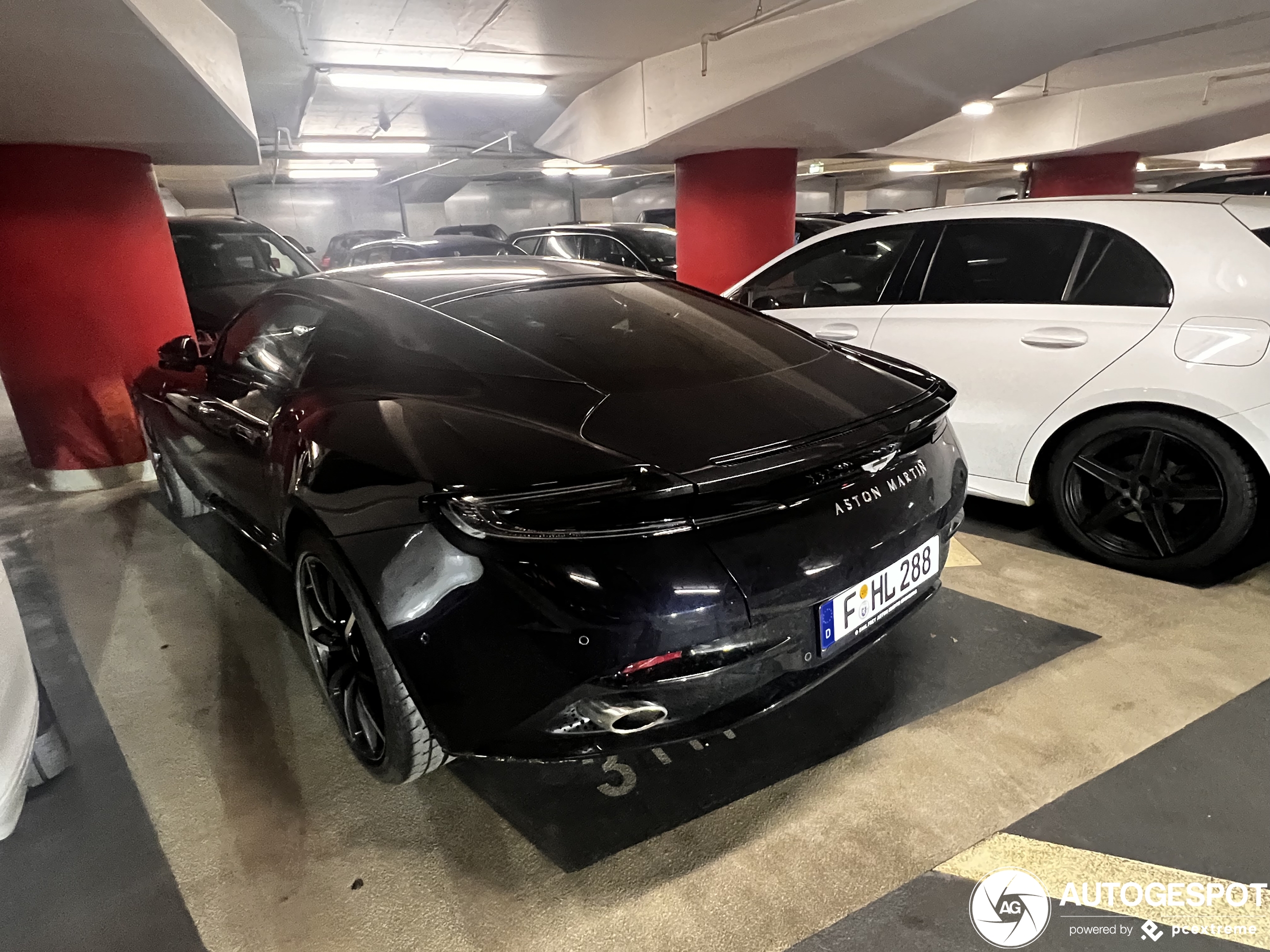 Aston Martin DB11