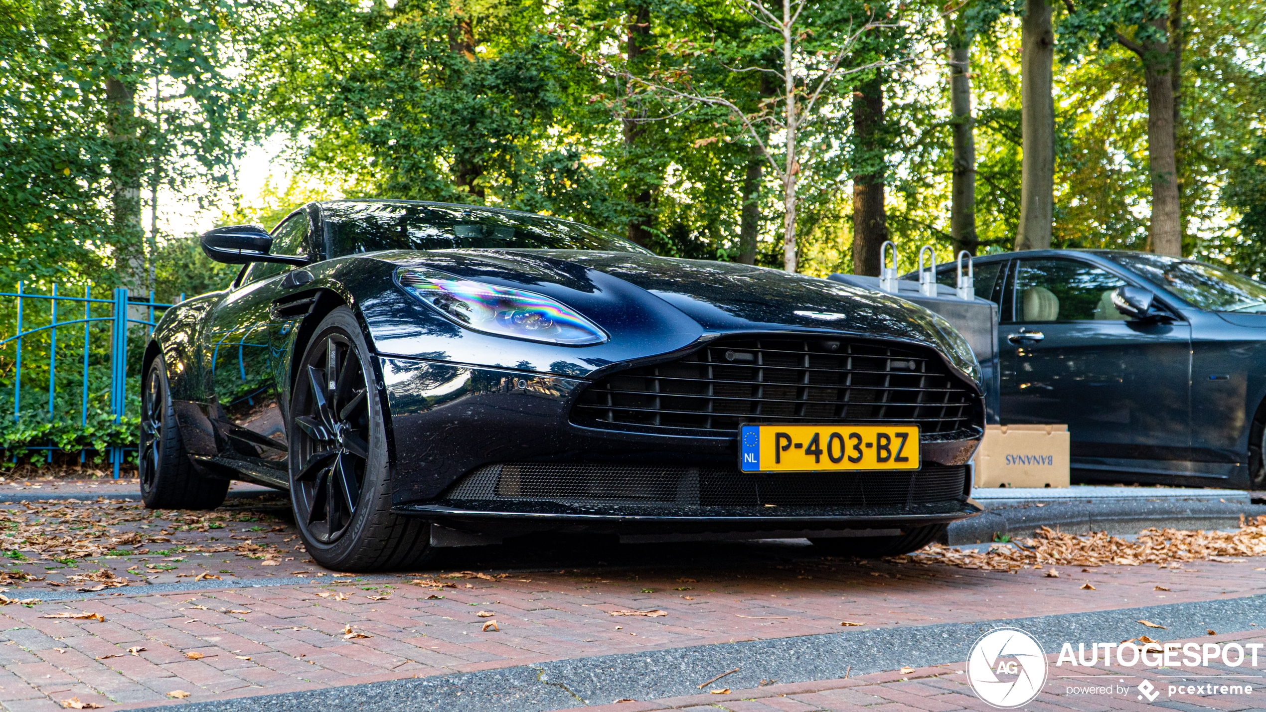 Aston Martin DB11 V8