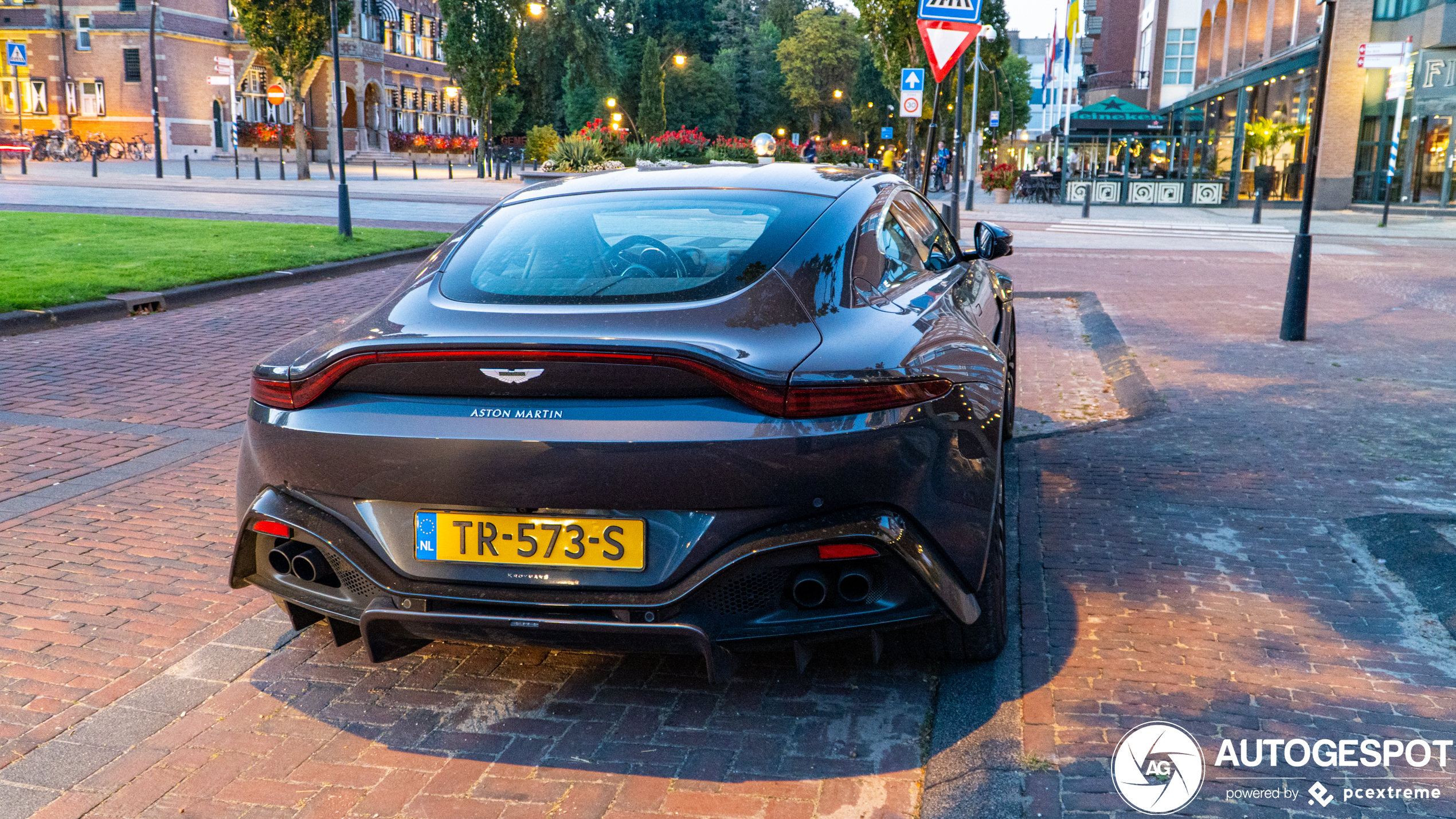 Aston Martin V8 Vantage 2018