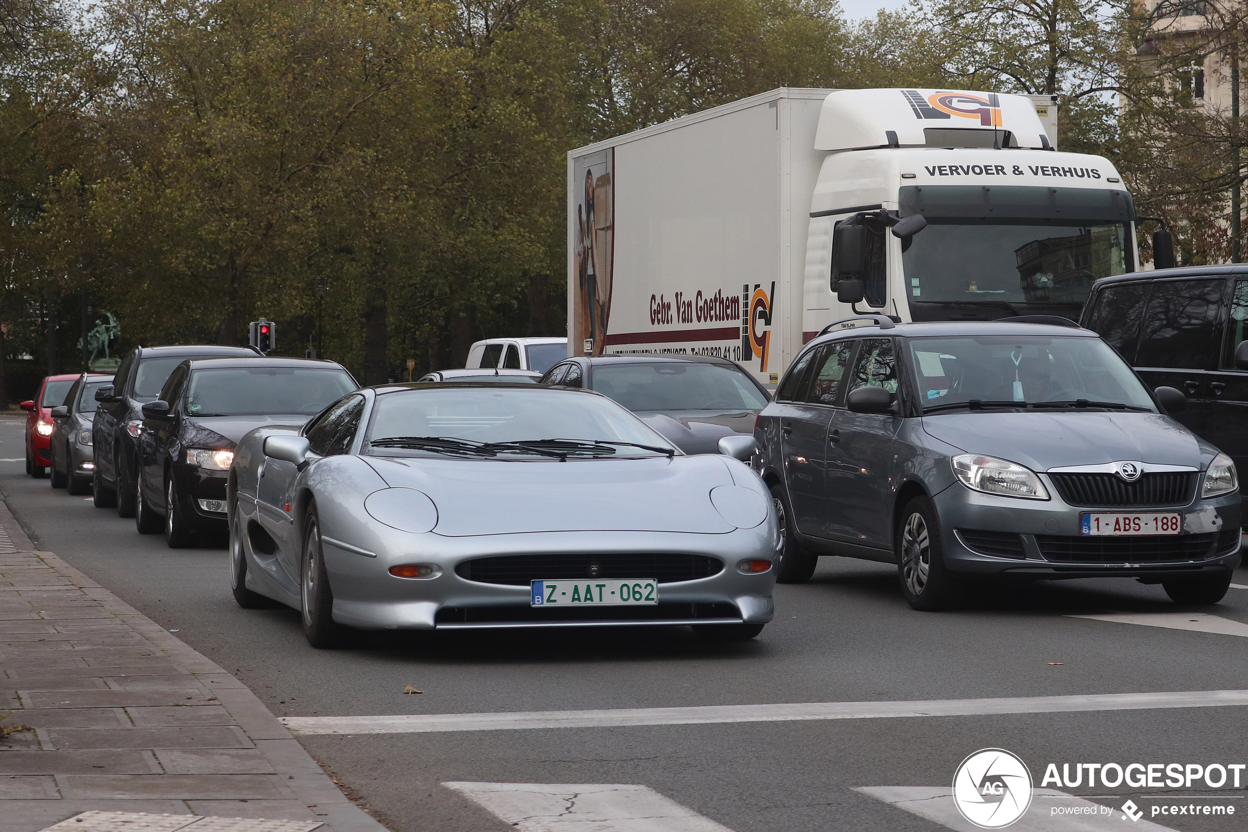 Jaguar XJ220