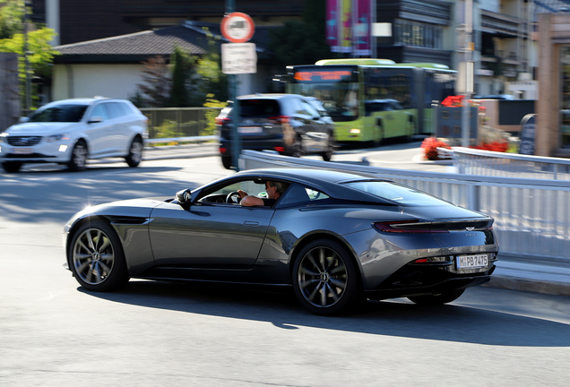 Aston Martin DB11 V8