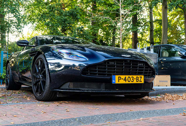 Aston Martin DB11 V8