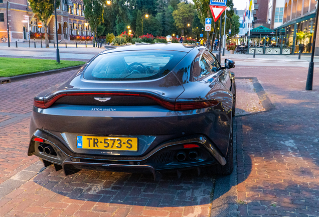 Aston Martin V8 Vantage 2018