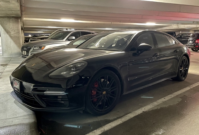 Porsche 971 Panamera Turbo