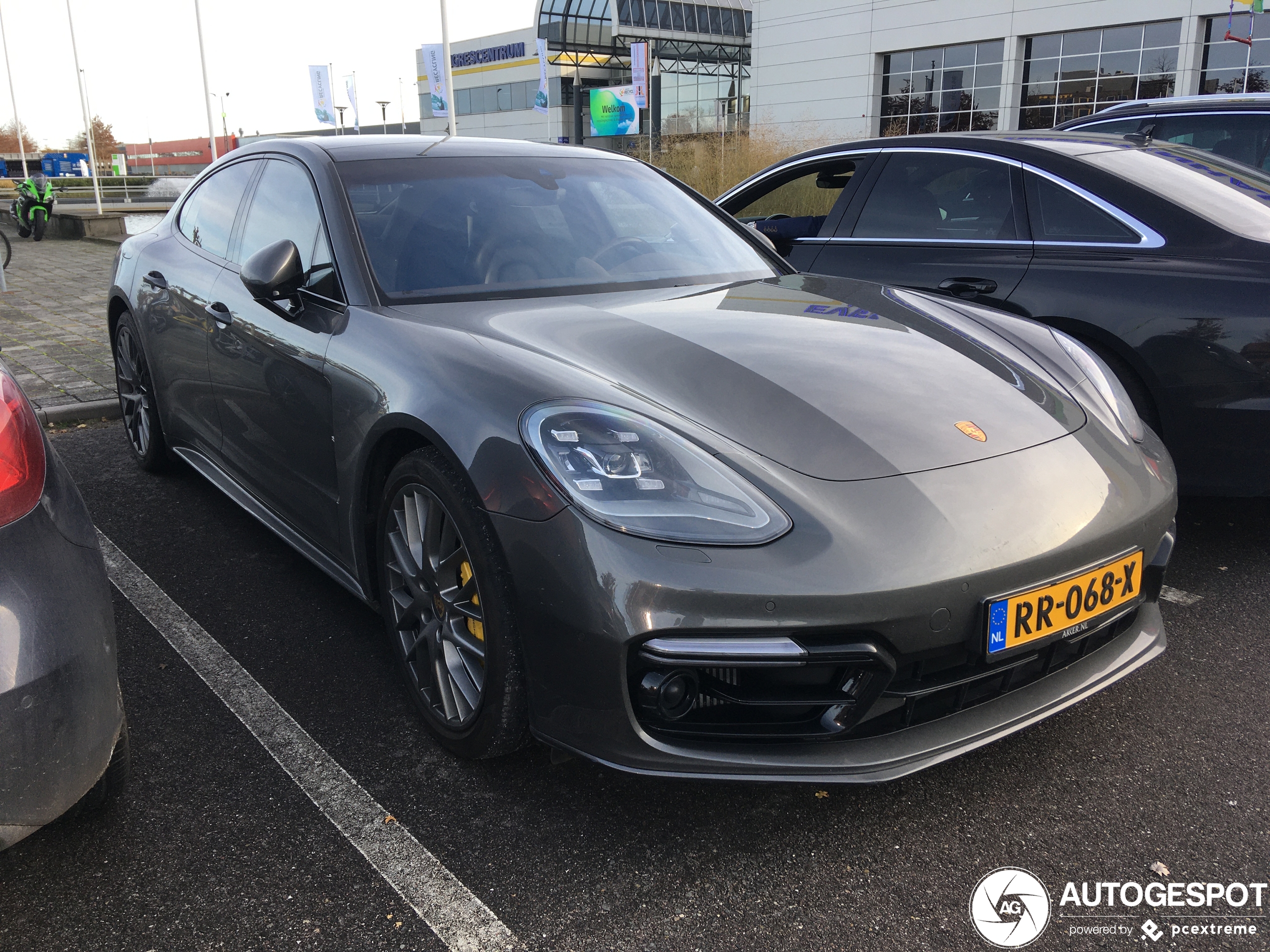 Porsche 971 Panamera Turbo S E-Hybrid