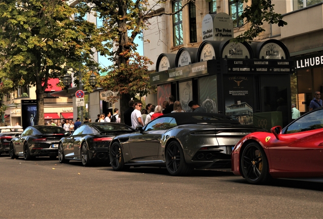 Aston Martin DBS Superleggera Volante