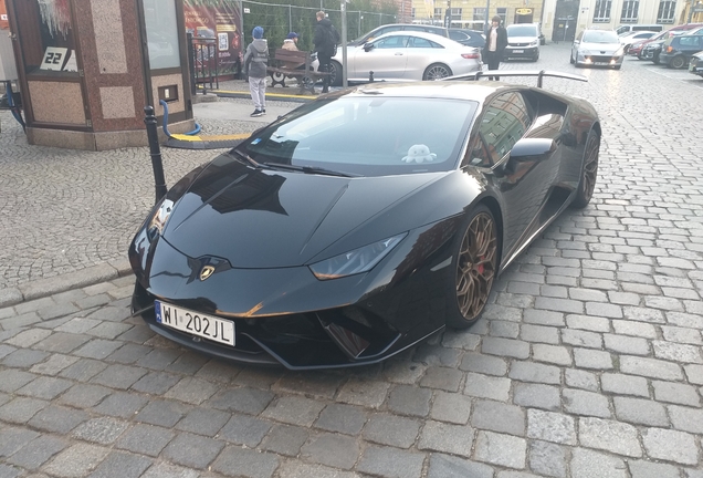 Lamborghini Huracán LP640-4 Performante