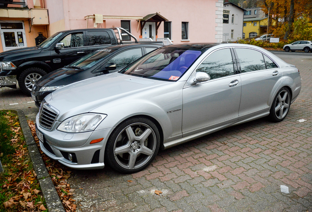 Mercedes-Benz S 65 AMG V221