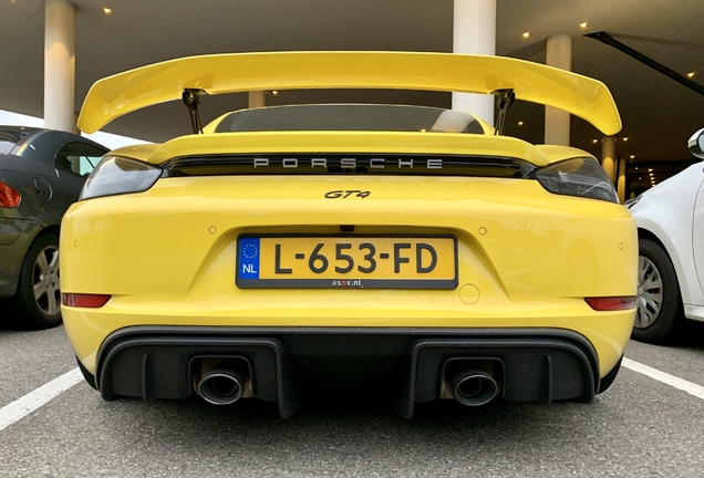 Porsche 718 Cayman GT4