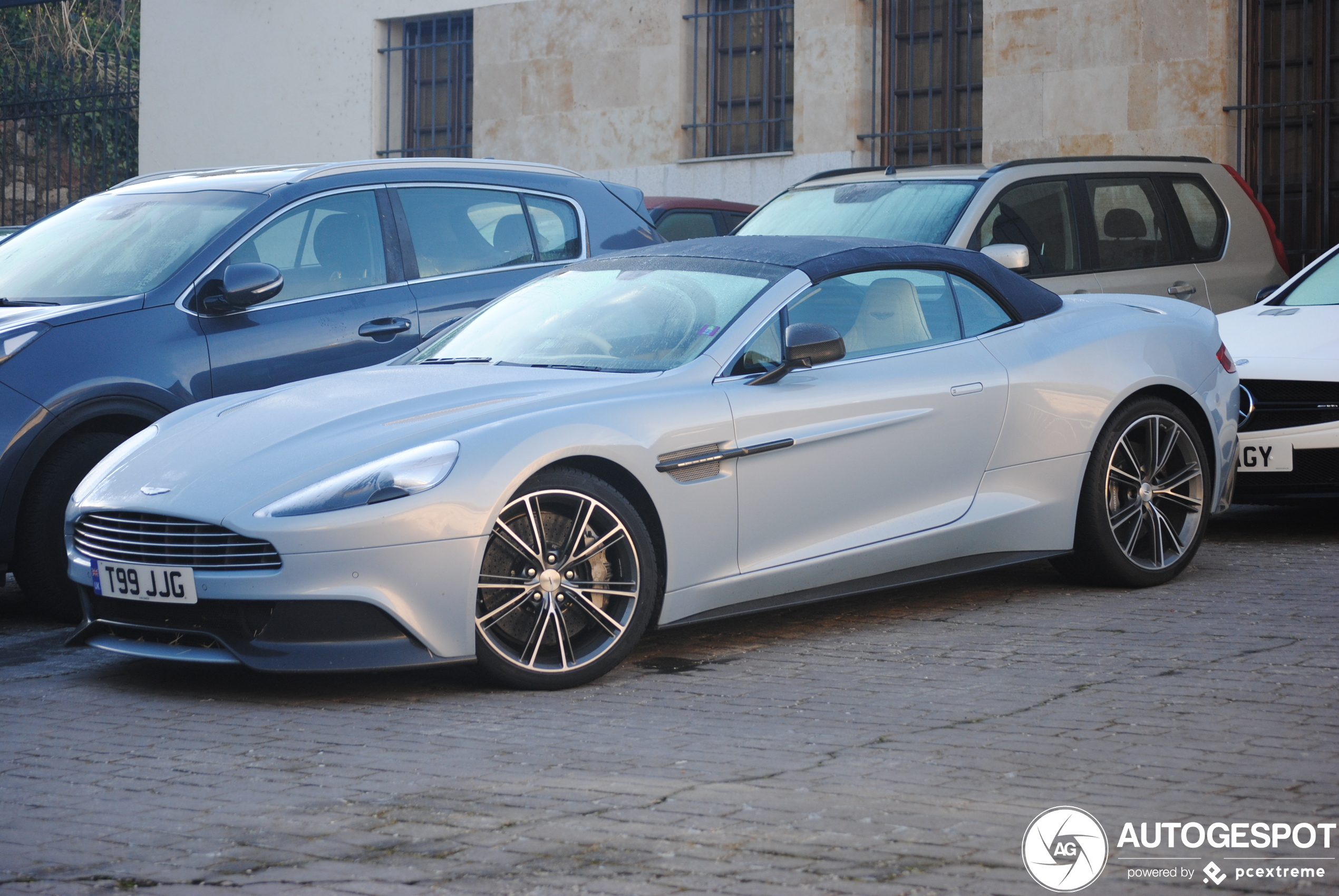 Aston Martin Vanquish Volante