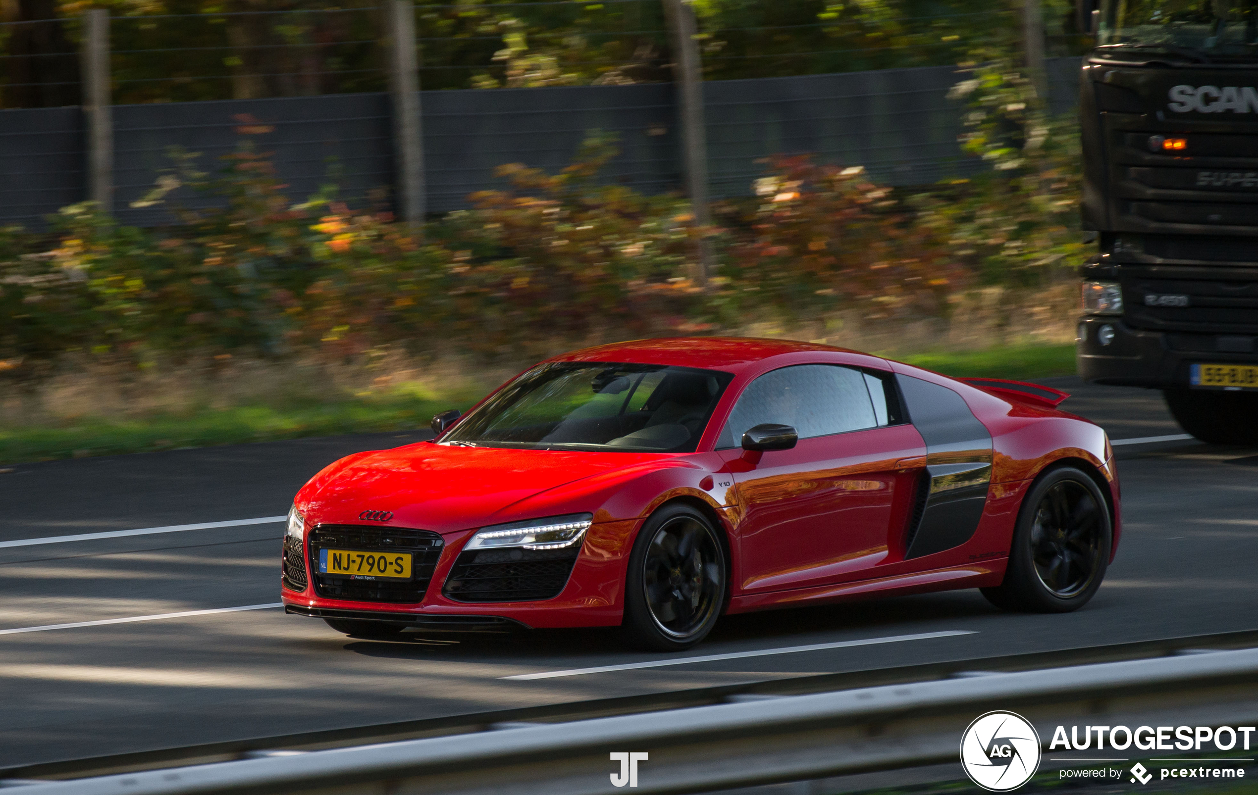 Audi R8 V10 Plus 2013