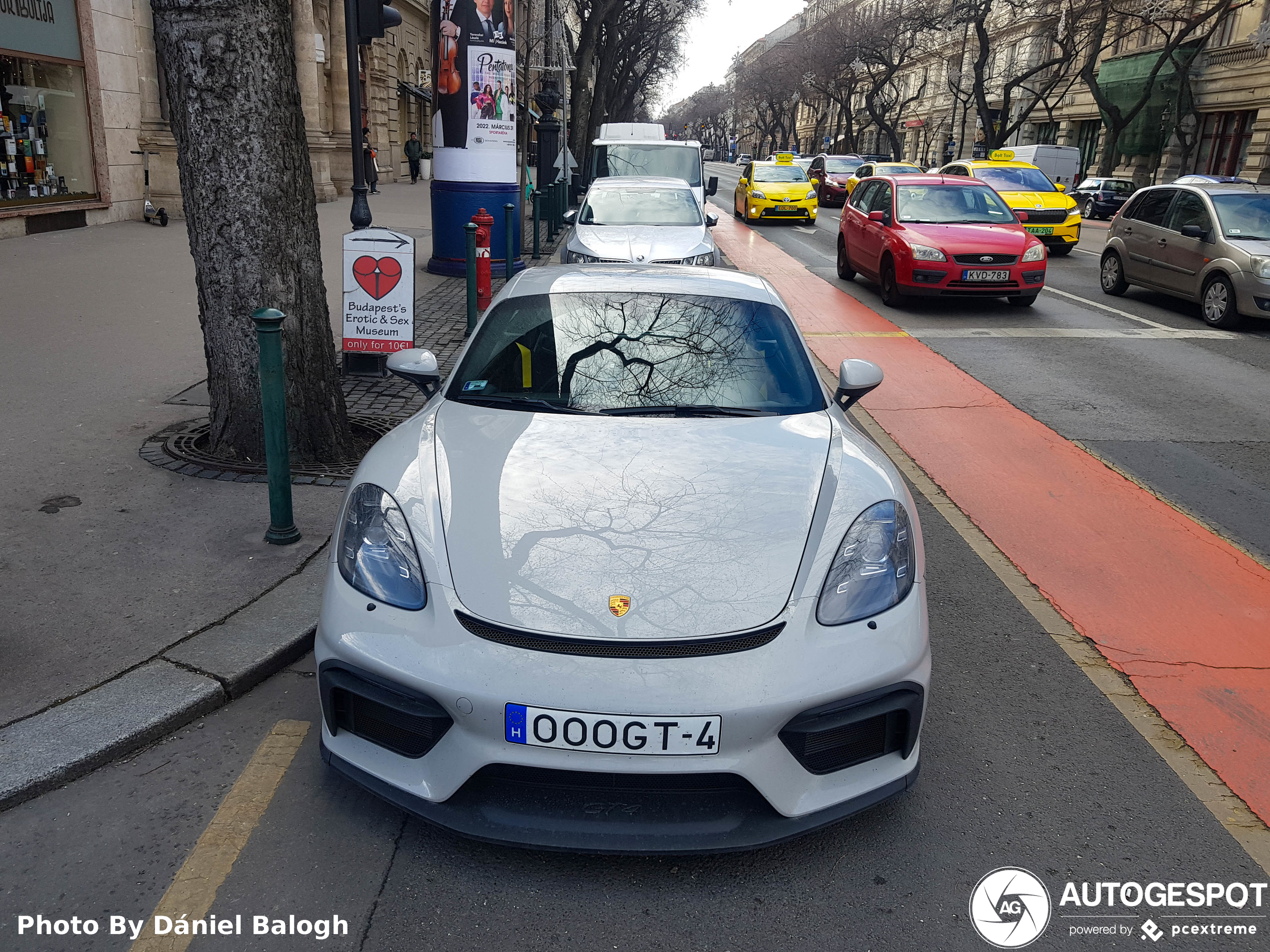 Porsche 718 Cayman GT4