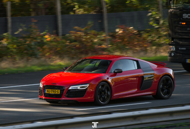 Audi R8 V10 Plus 2013