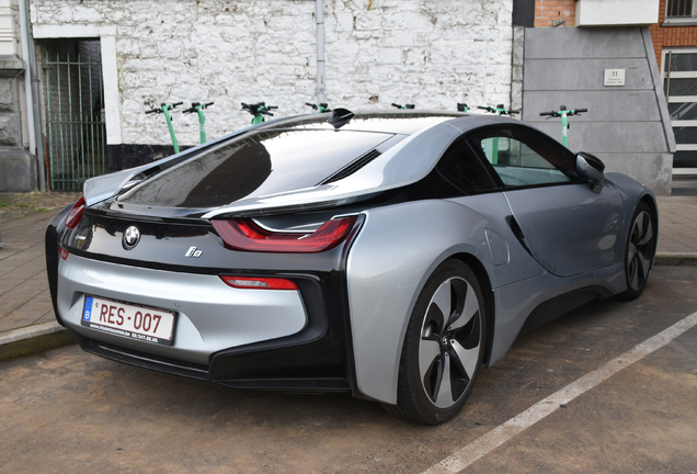 BMW i8