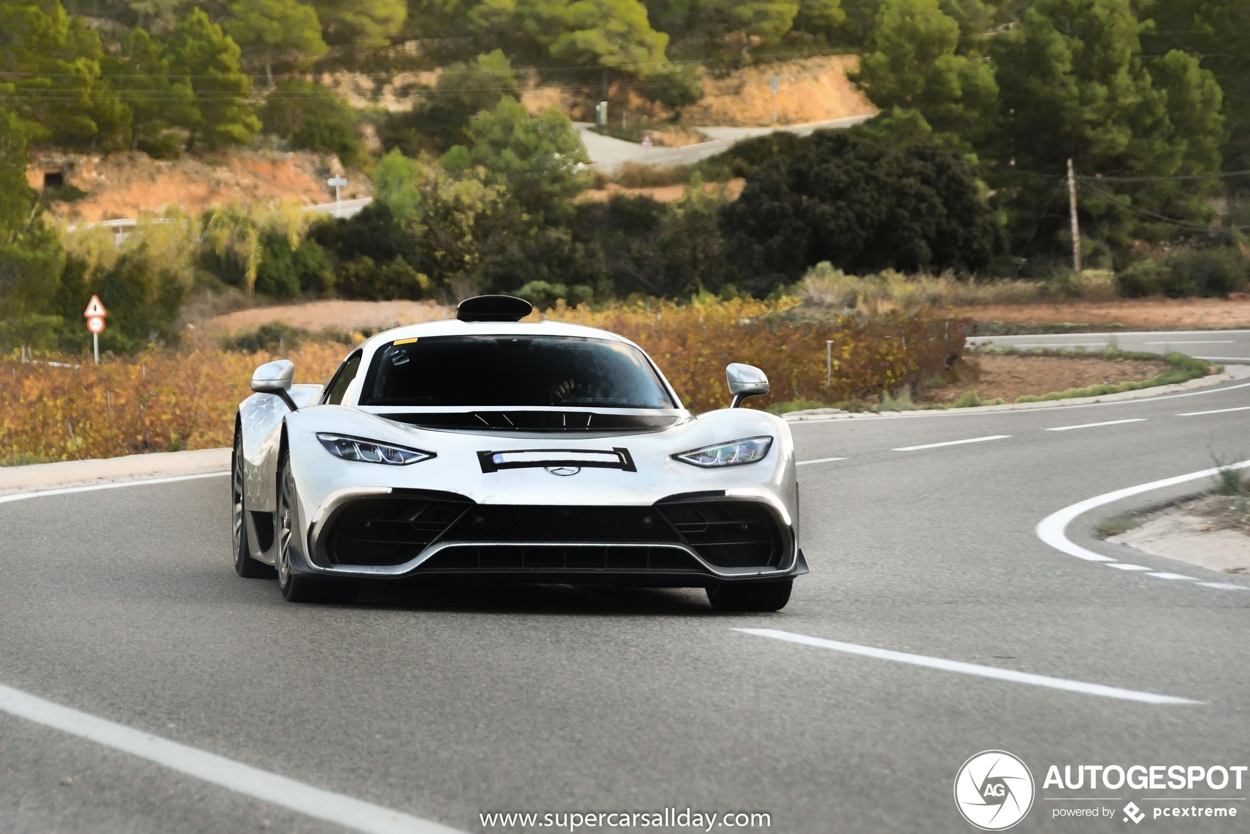 Hier is eindelijk de Mercedes-AMG Project One