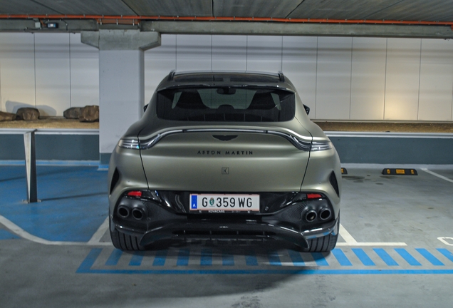 Aston Martin DBX707