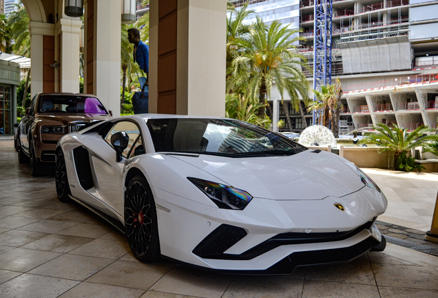 Lamborghini Aventador S LP740-4