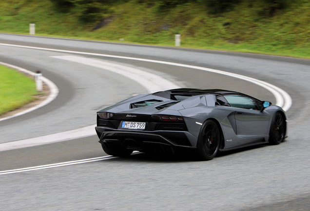 Lamborghini Aventador S LP740-4 Roadster