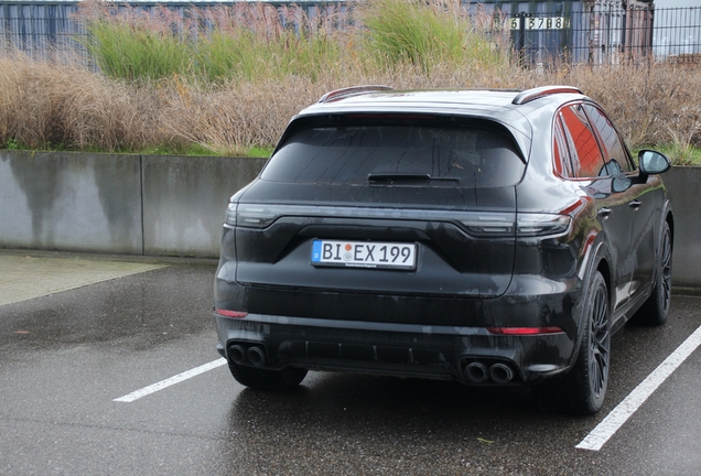 Porsche 9YA Cayenne GTS