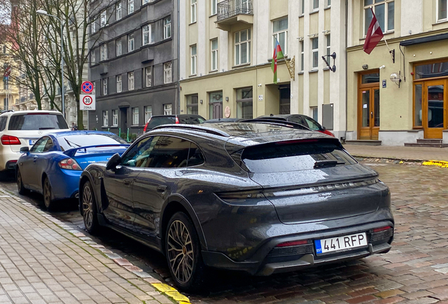 Porsche Taycan Turbo Cross Turismo