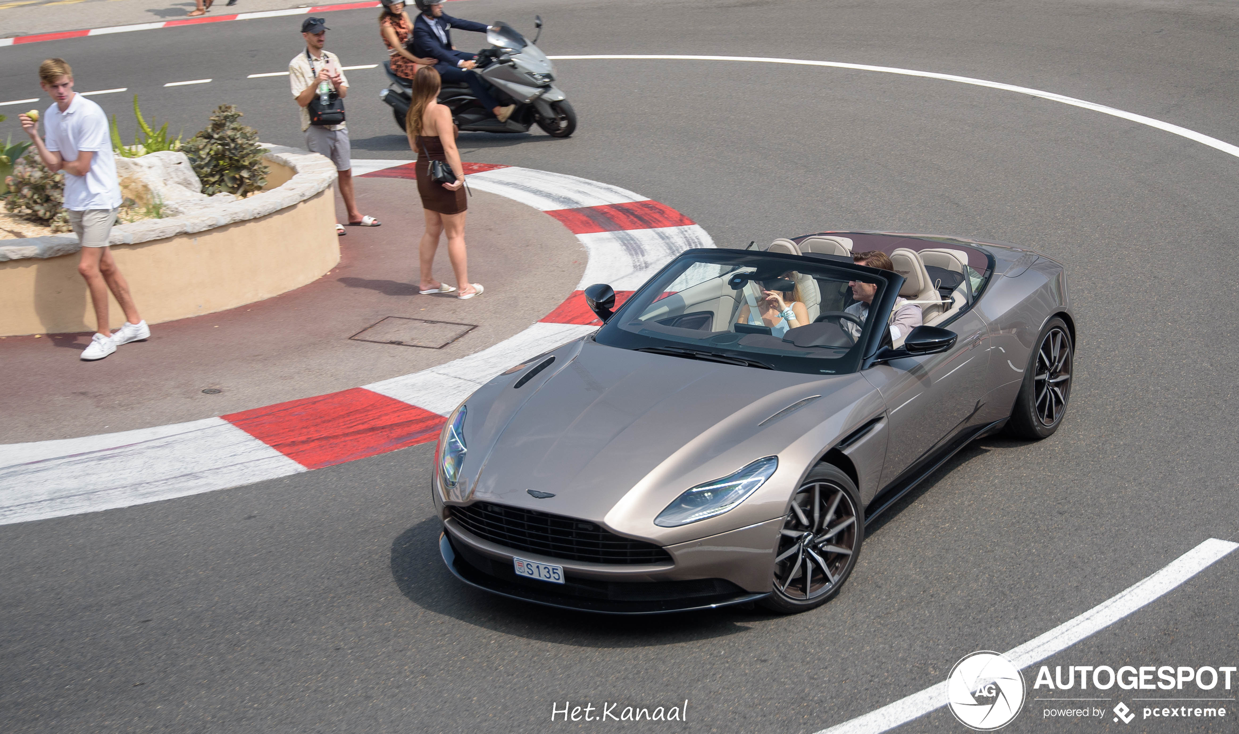 Aston Martin DB11 V8 Volante