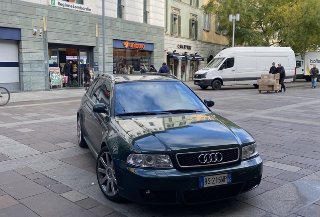 Audi RS4 Avant B5