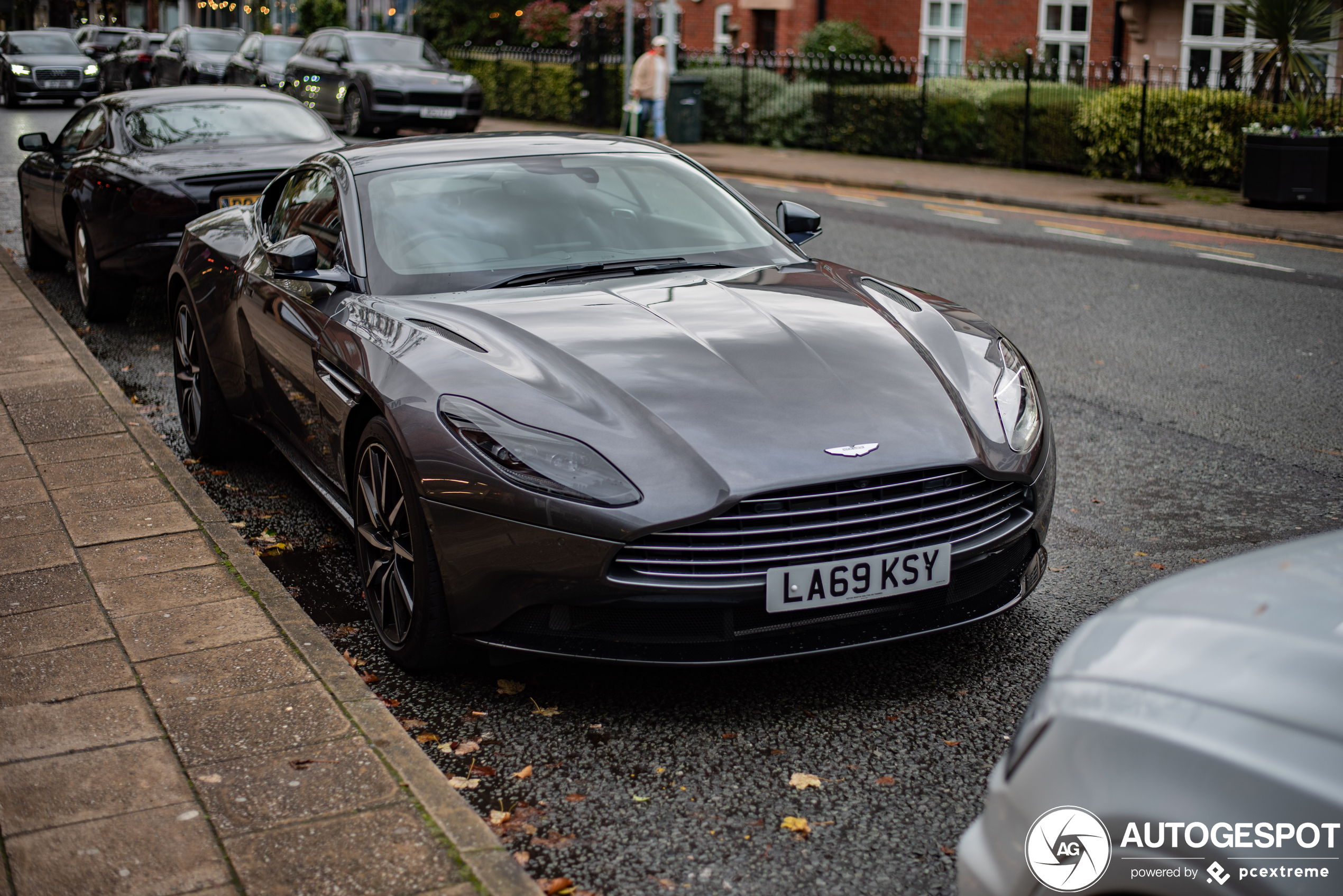 Aston Martin DB11 V8