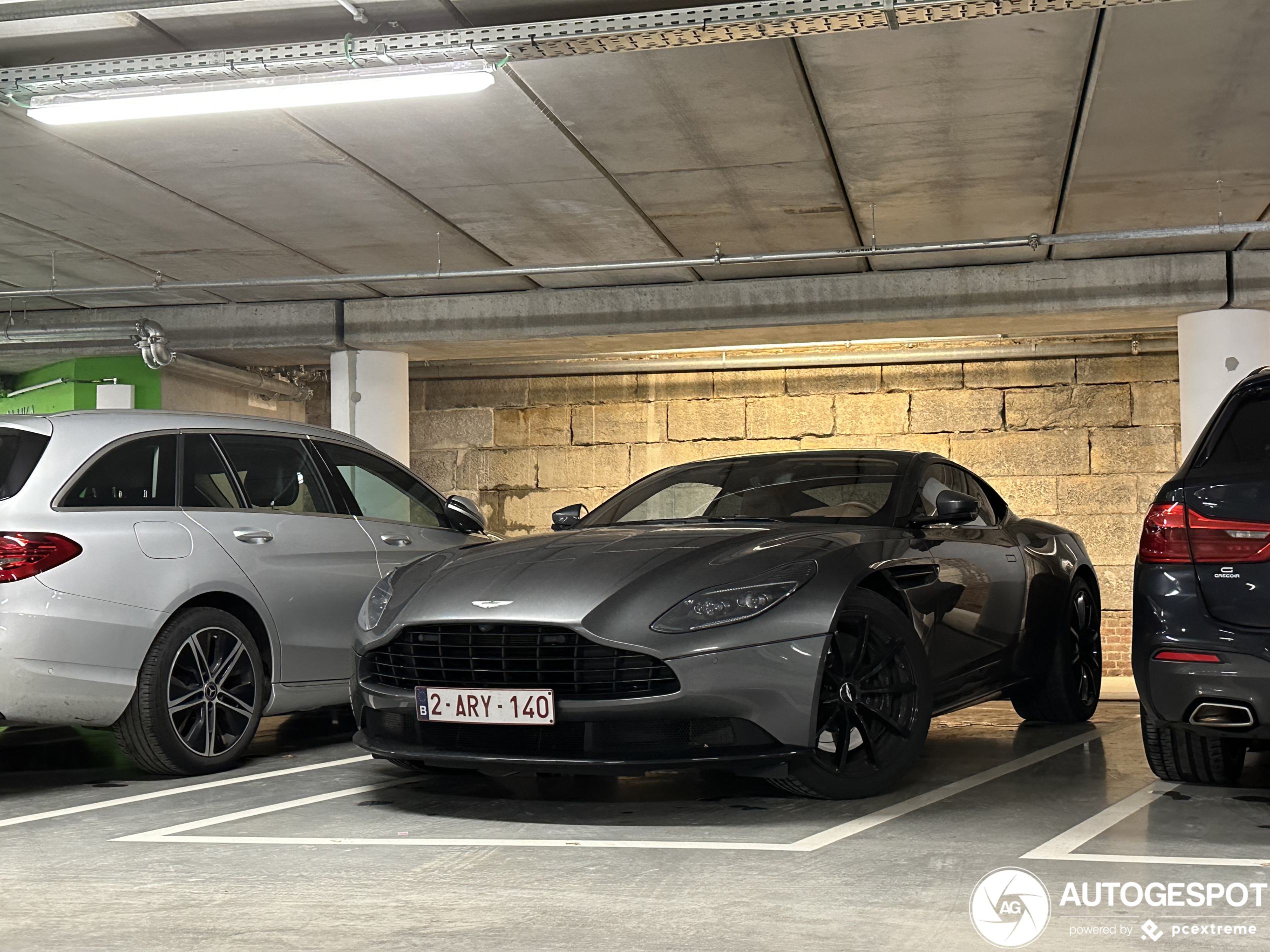 Aston Martin DB11 V8