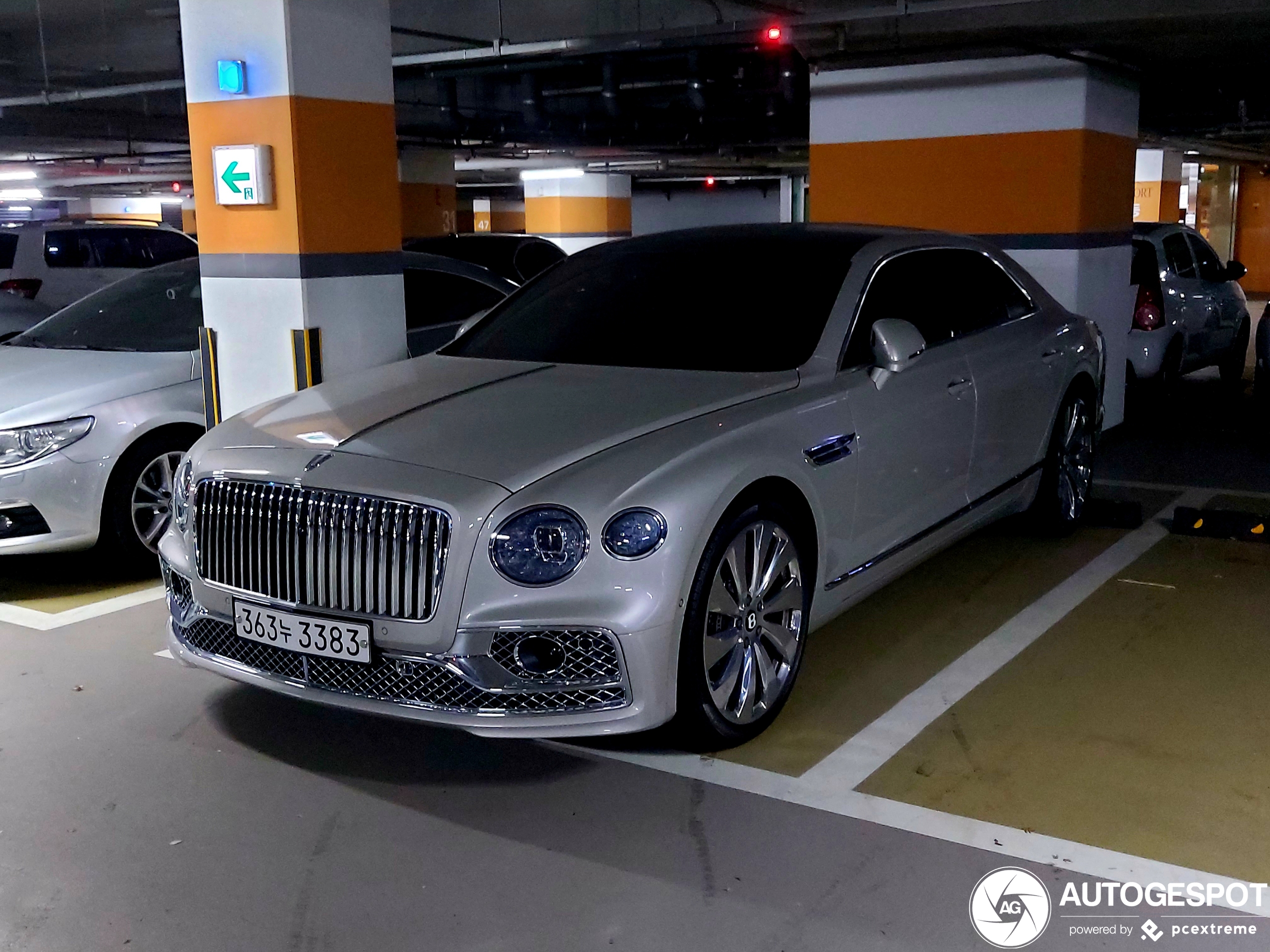 Bentley Flying Spur V8 2021