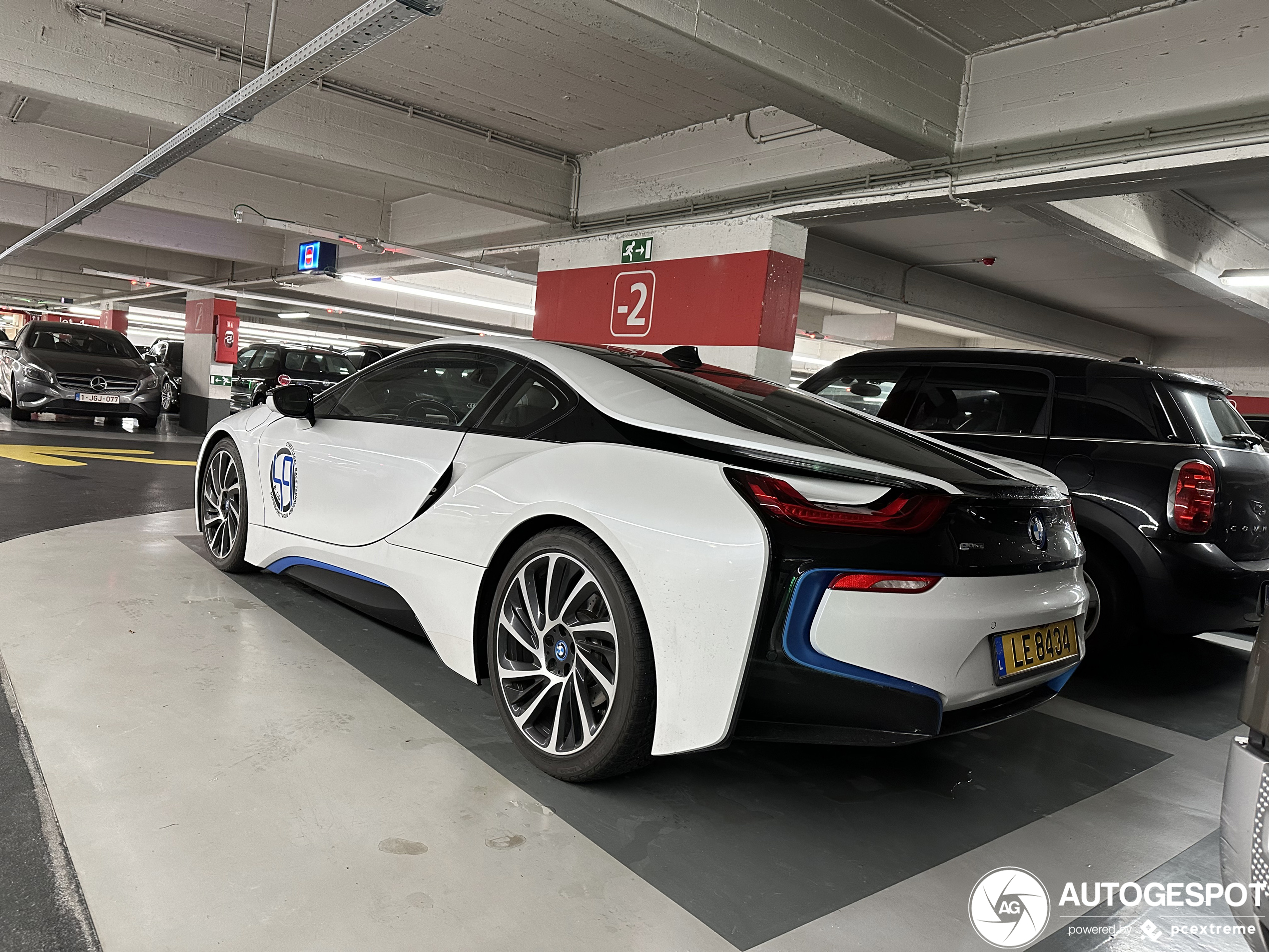 BMW i8