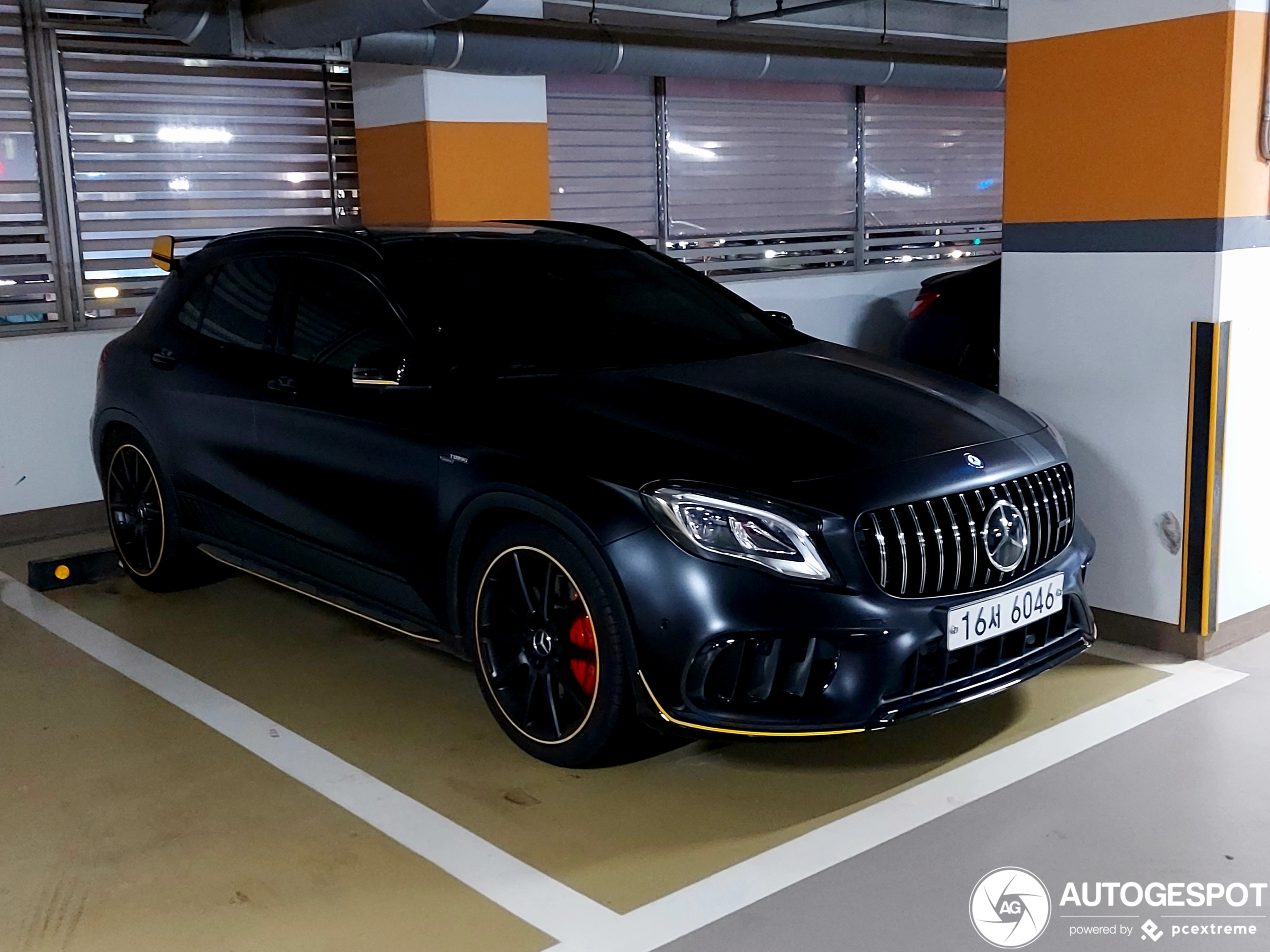 Mercedes-AMG GLA 45 X156 Yellow Night Edition