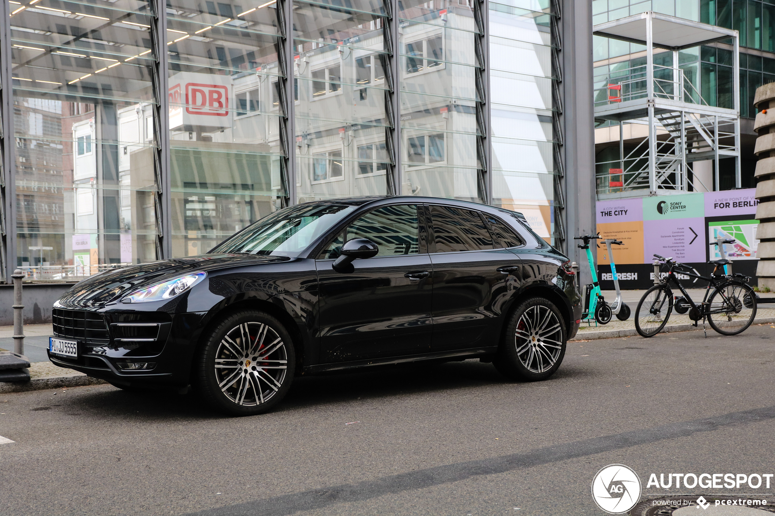 Porsche 95B Macan Turbo