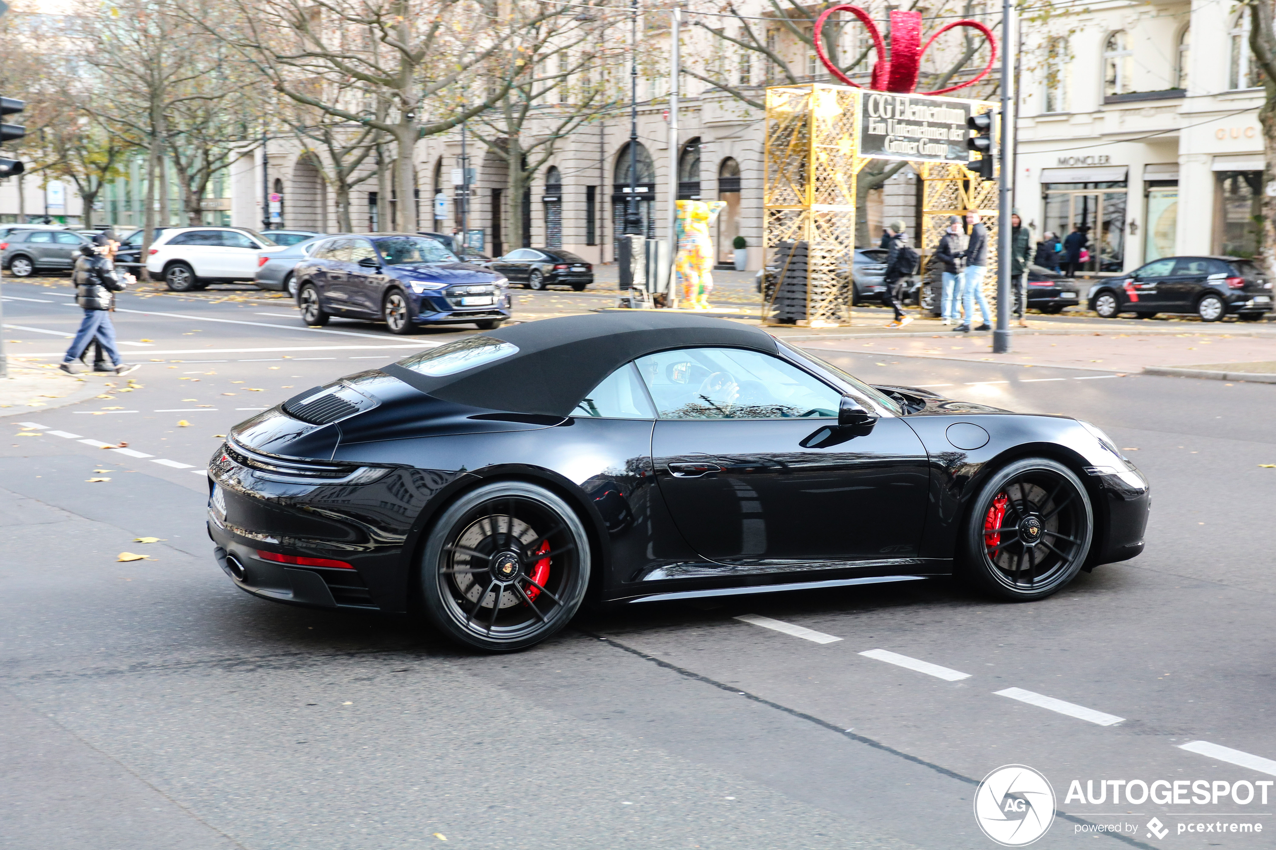 Porsche 992 Carrera 4 GTS Cabriolet